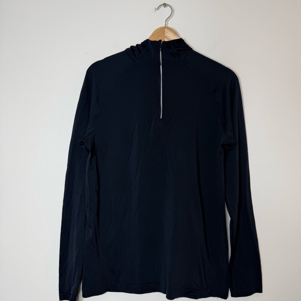Men’s Lululemon Swiftly Half Zip Pullover Running Hoodie size medium in navy
